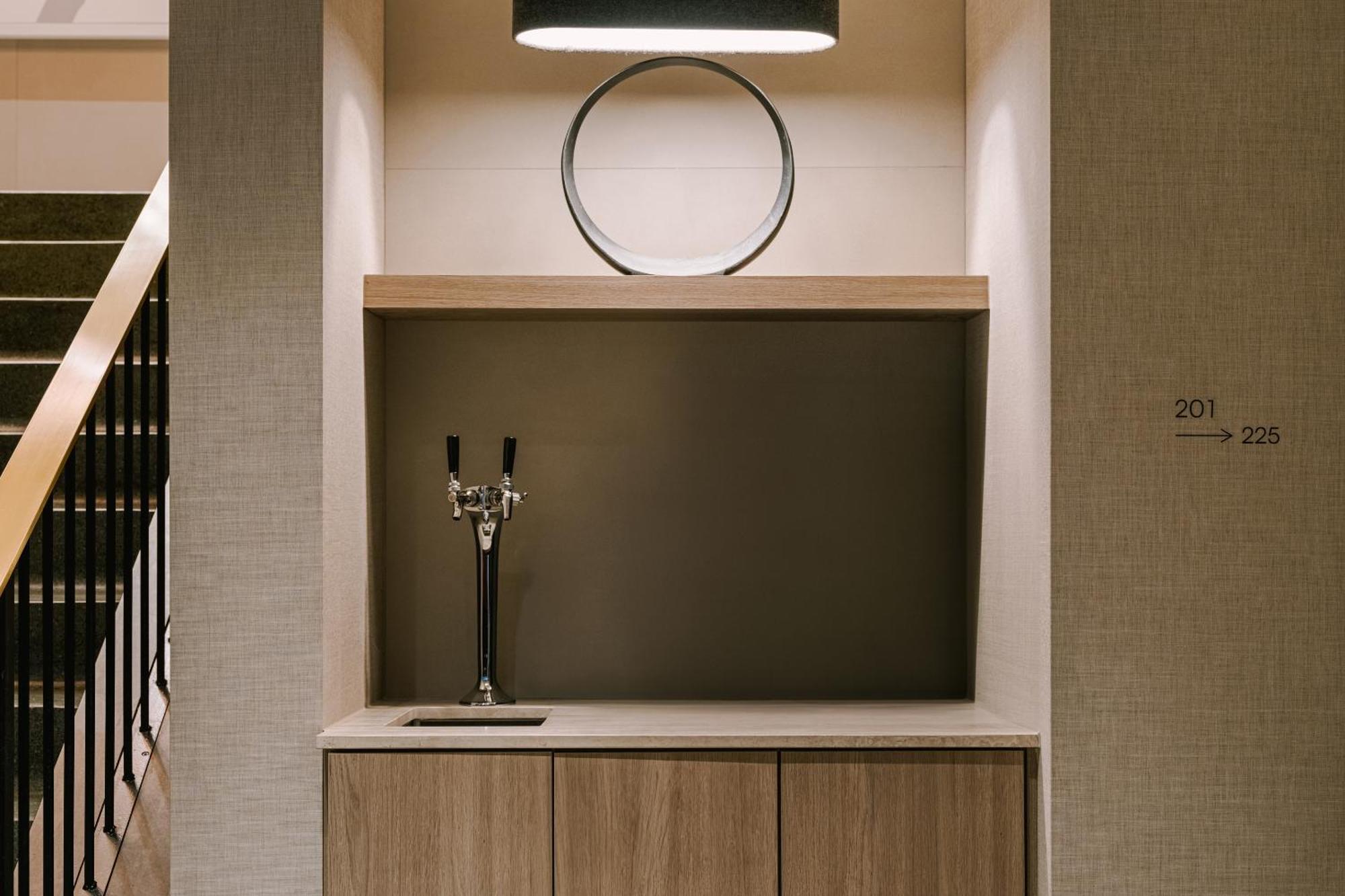 Sonder By Marriott Bonvoy Apollon Apartments Old Montreal Bagian luar foto